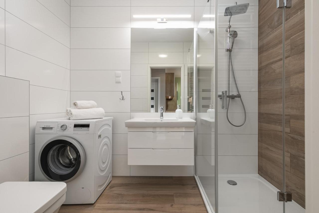 Luxurious Apartment Nadmorskie Tarasy Kolobrzeg By Renters Prestige Bagian luar foto